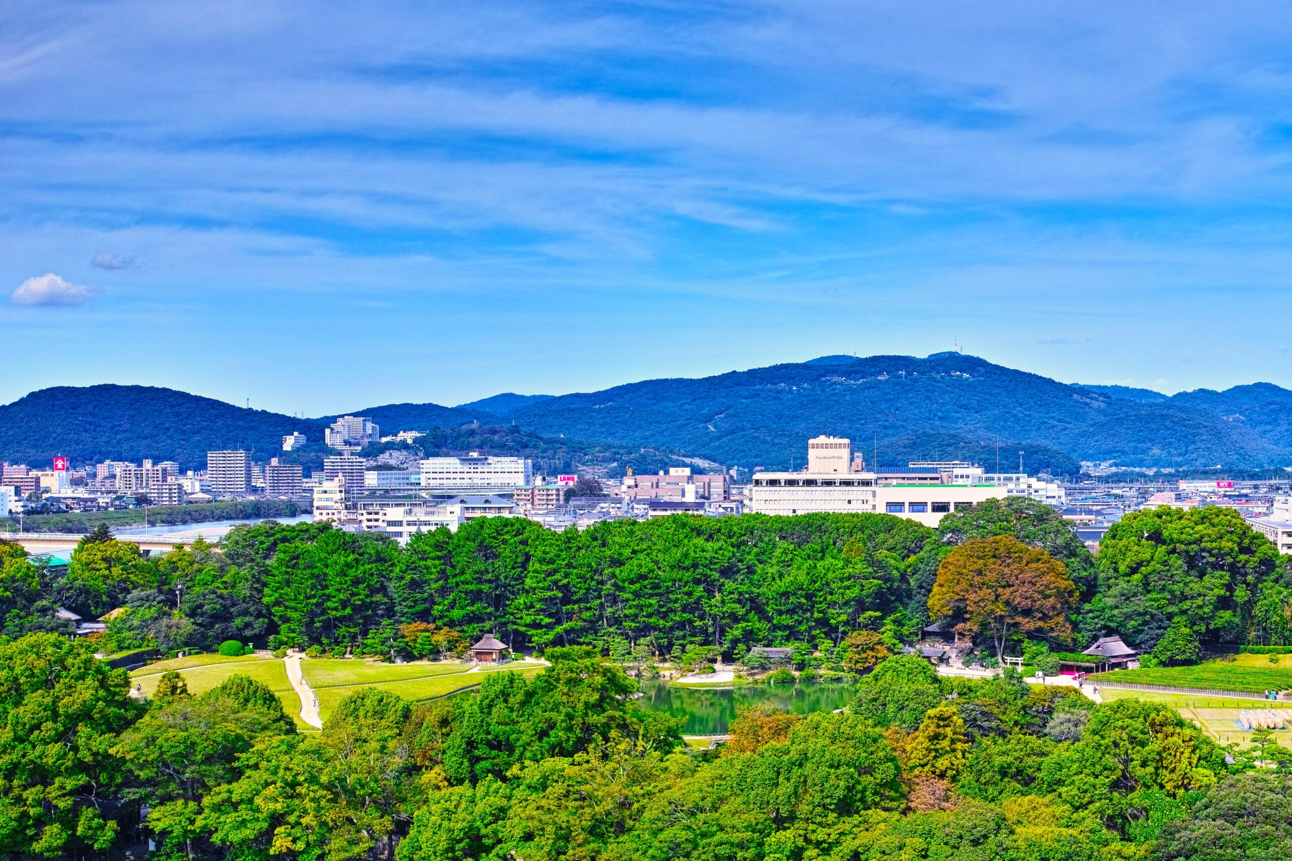 岡山城天守閣からの岡山市内の眺め