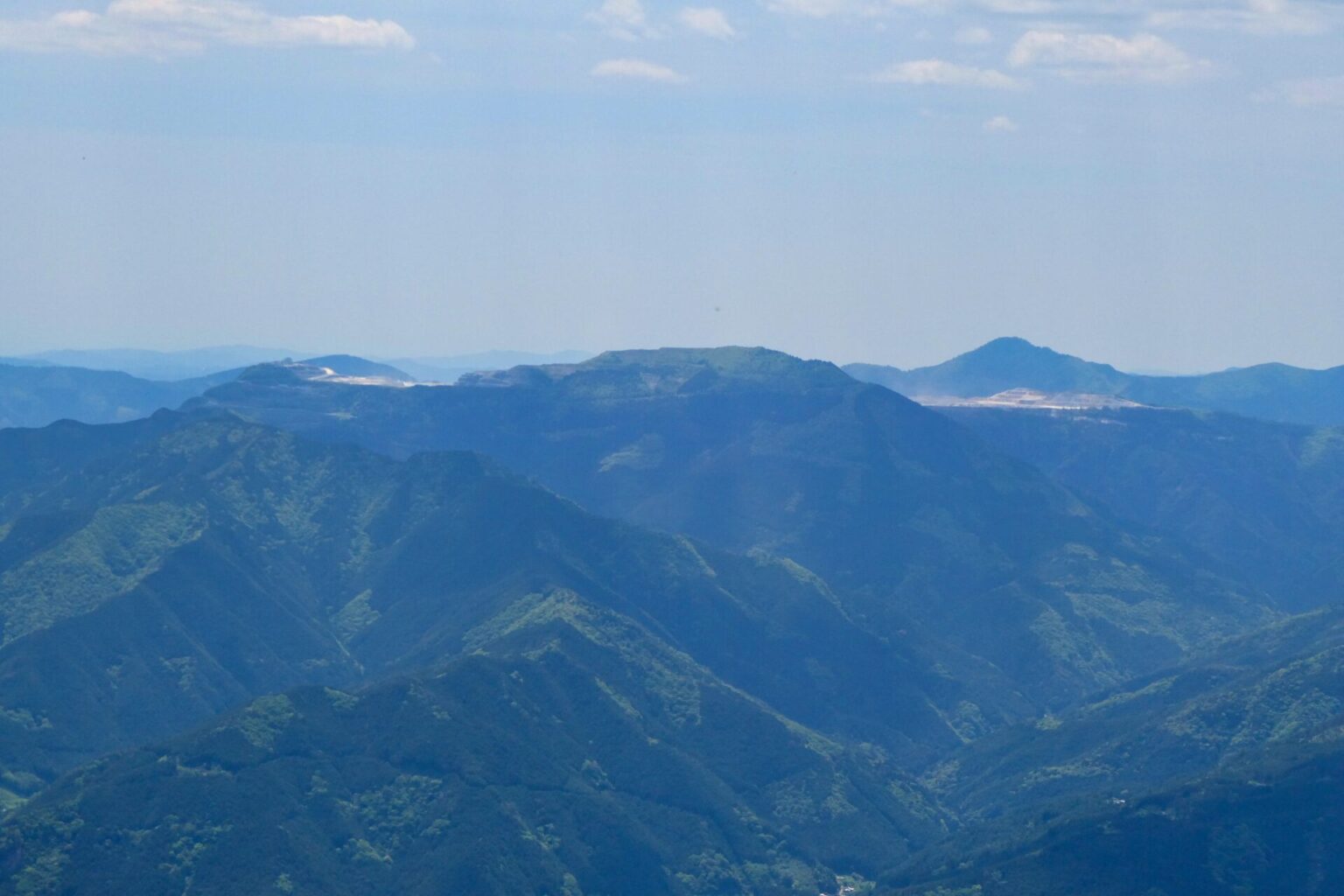 明神山から鳥形山