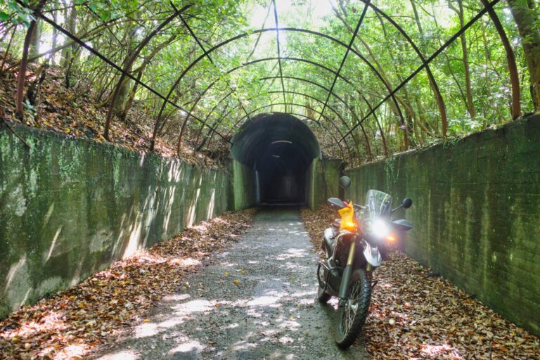 謎のトンネル