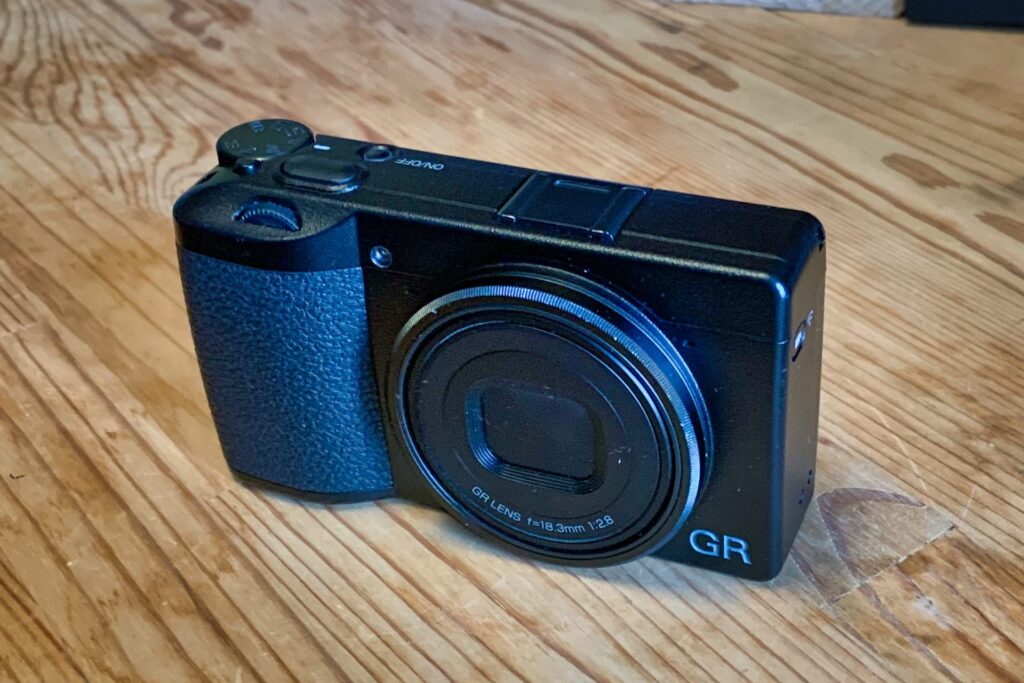 コンパクトカメラ　RICOH GR3