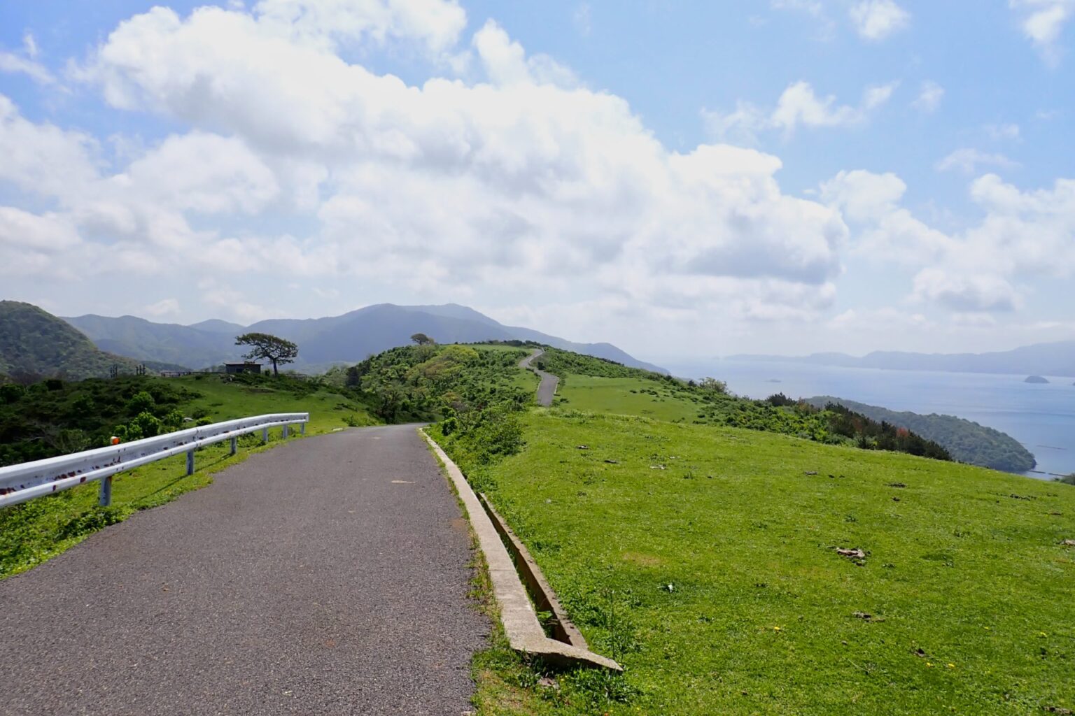 西ノ島　摩天崖へ行く道