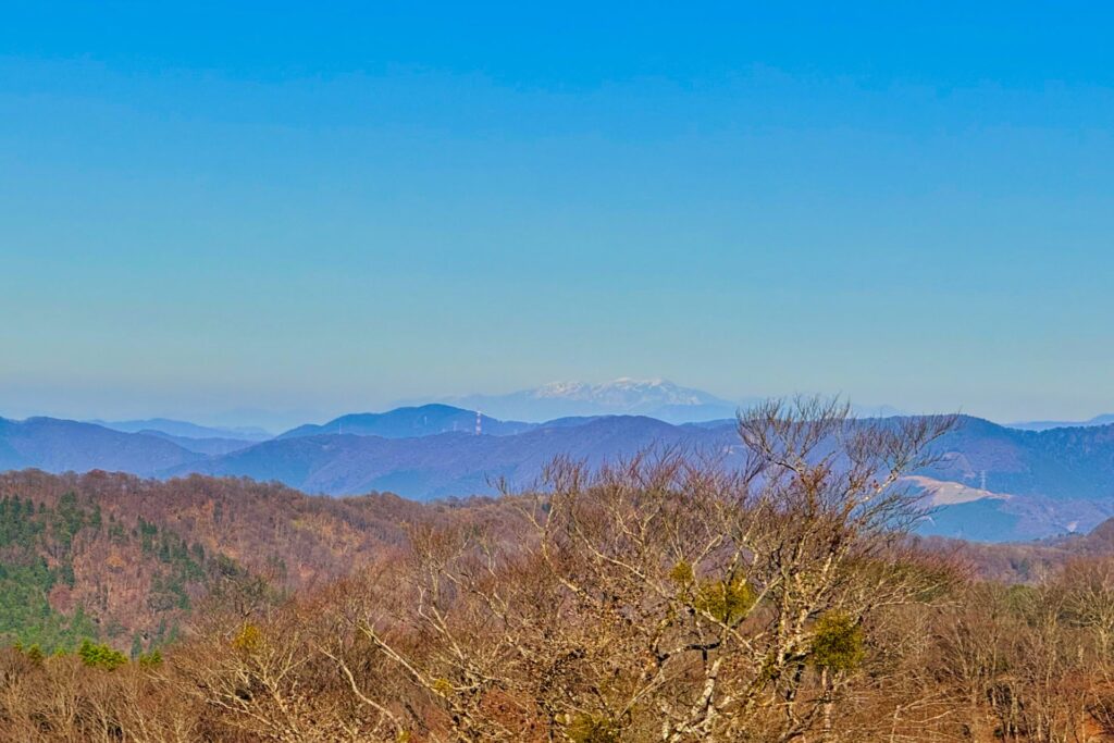 おにゅう峠から霊峰白山