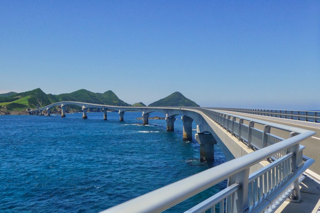 甑大橋 中甑島から